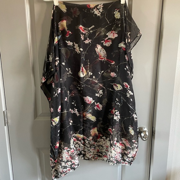 Floral and Patterned scarves - Picture 16 of 16